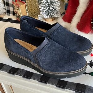 Clarks Collection Size 9 Suede Shoes